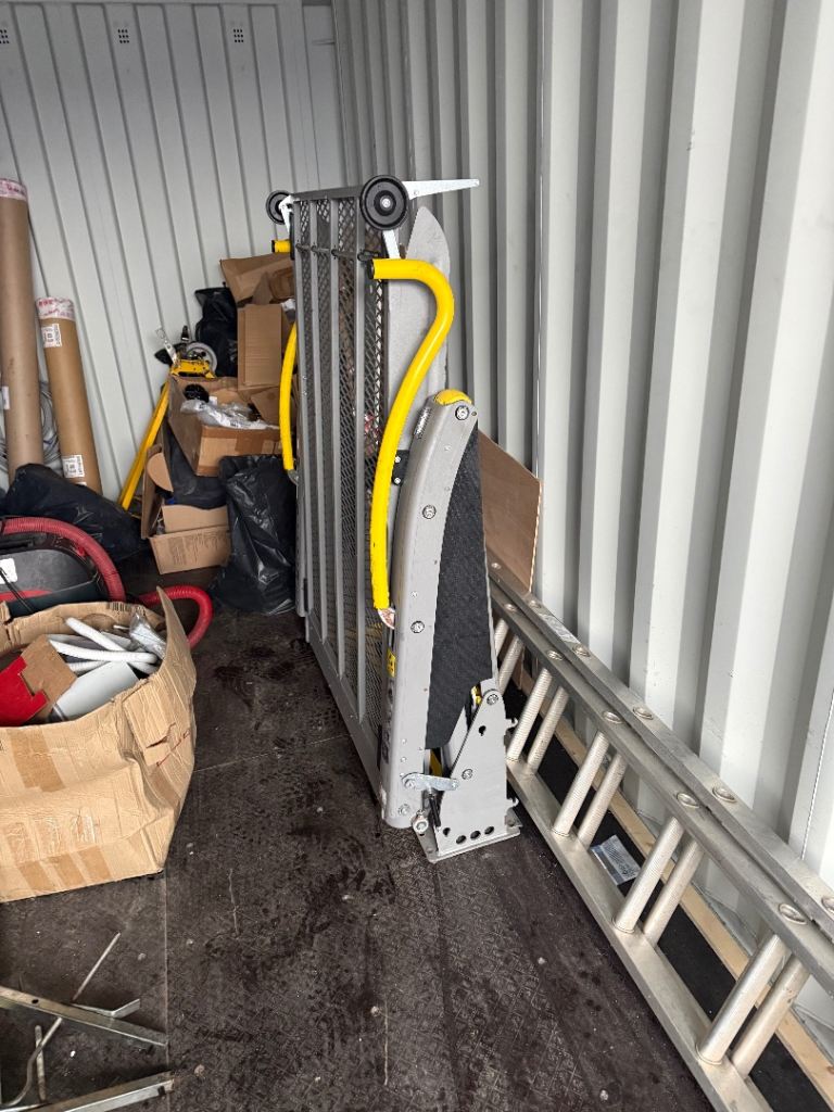 Wheelchair van ramp (motorised lift)