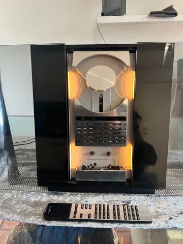ジャンク品　Bang & Olufsen Beosystem 2500 Bang & Olufsen BeoSystem 2500 Stereo System with Speakers and