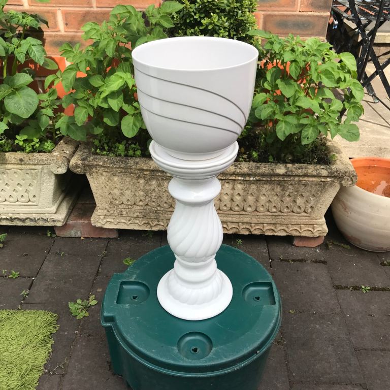 West German planter on porcelain pedestal