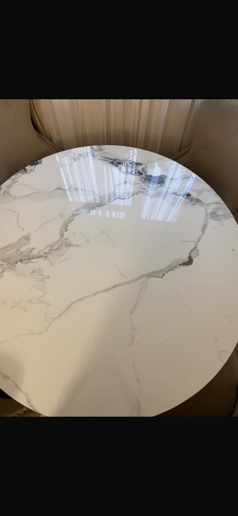 Stylish Round Marble-Look Dining Table with 4 Elegant Chairs