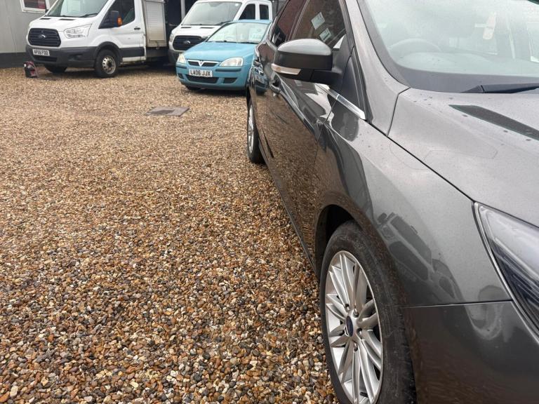 2017 Ford Focus 1.0 EcoBoost 125 Zetec Edition 5dr HATCHBACK PETROL Manual