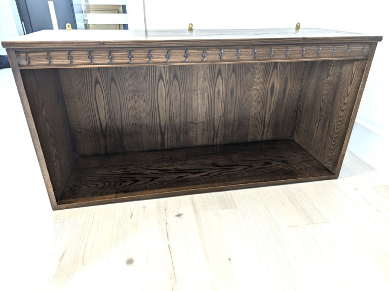WOOD WALL-MOUNTED STORAGE UNIT REPLICA ERCOL GRASMERE 118cm L x 40.5cm W x 59cm H