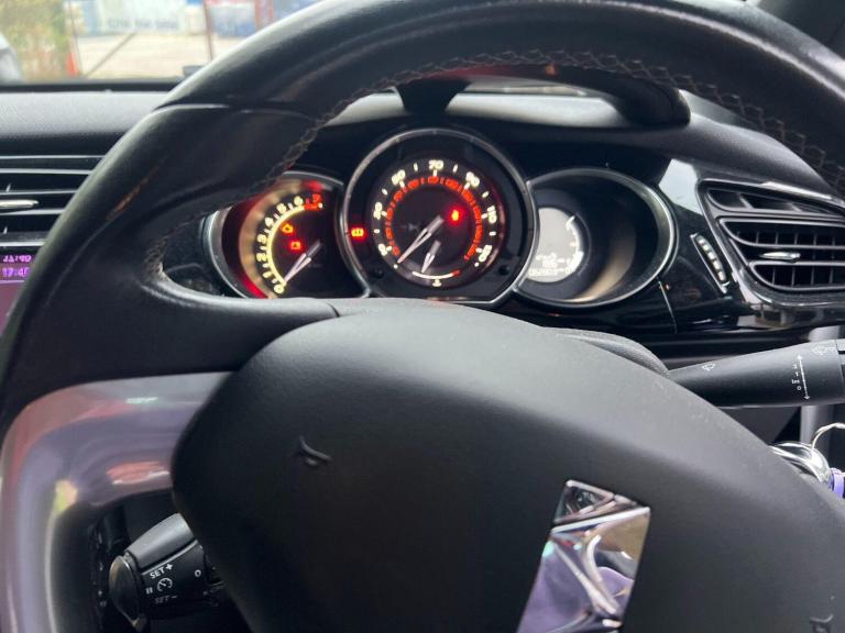 2017 DS Automobiles DS 3 1.2 PureTech 82 Connected Chic 3dr HATCHBACK PETROL Manual