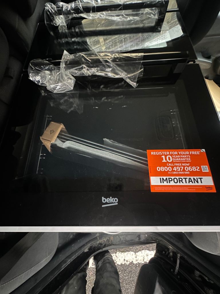 image for  £130 NEED GONE URGENT 10YEAR GUARANTEE BRAND NEW NEVER BEEN USED Becko double oven 