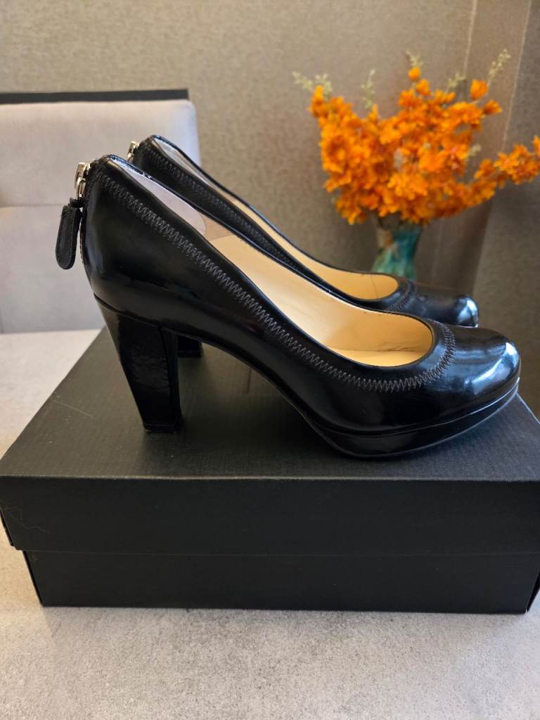 CLARKS MARY PORTAS COURT SHOE SIZE 3.5