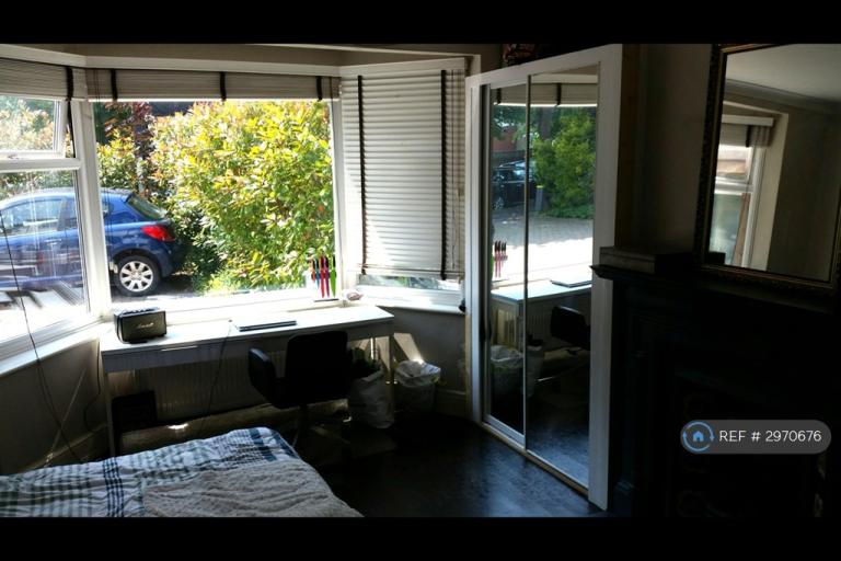 1 bedroom in Poplar Road South, London, SW19 (#2970676)