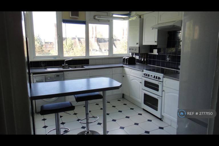 3 bedroom flat in Copeland House, London, SW17 (3 bed) (#2777150)