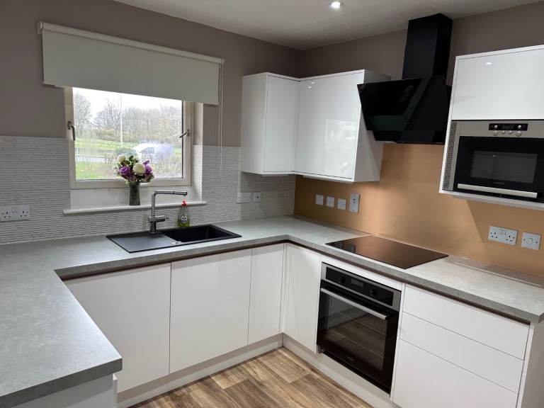 Recently decorated 3 bedroom house to rent