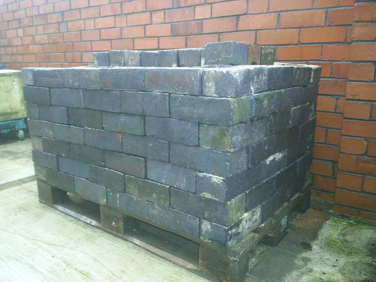 260 Engineering Bricks - Reclaimed Victorian Staffordshire Blue Bricks Local Delivery Available