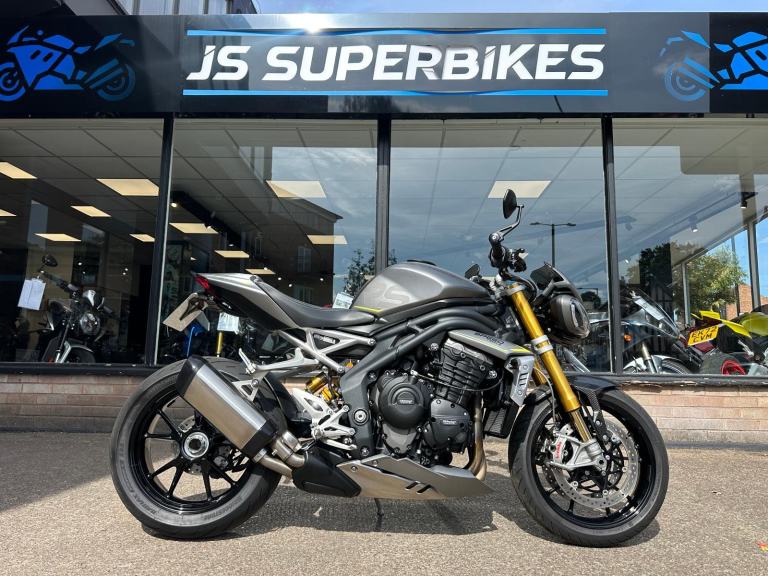 TRIUMPH SPEED TRIPLE RS 1200cc 2022 - 7176 MILES 