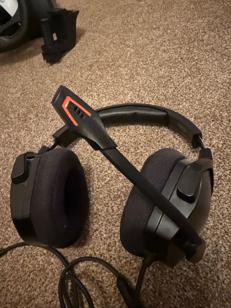 Sony PlayStation 5 825 GB White Console Disc Controller & Driving Wheel (no box)