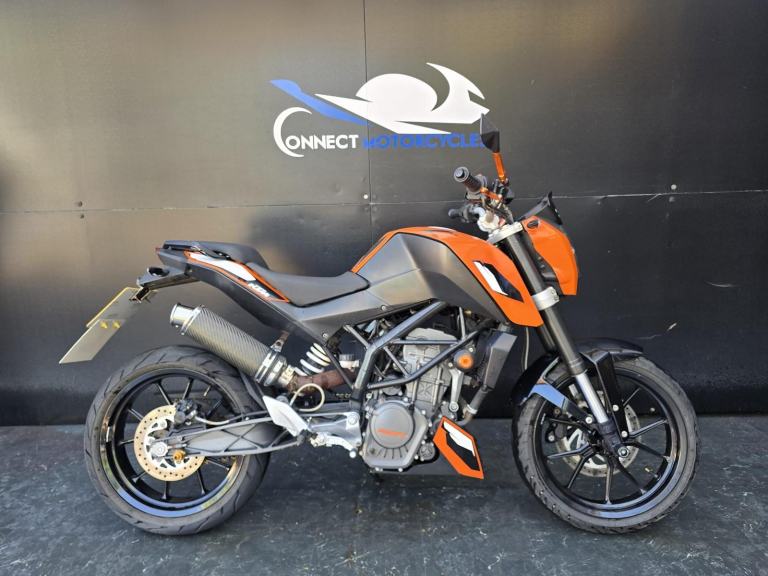 KTM DUKE 125cc LEARNER LEGAL PROJECT BIKE 2011 LOW MILEAGE