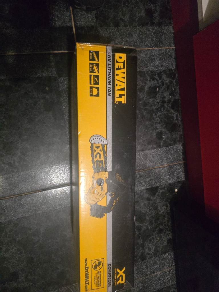 Dewalt chainsaw 