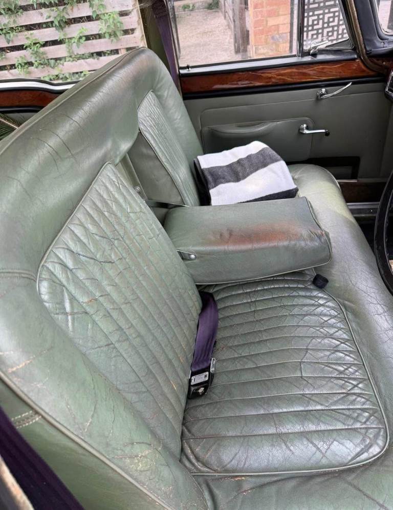 A CLASSIC 1965 HUMBER SUPER SNIPE LUXURIOUS CLASSIC CAR