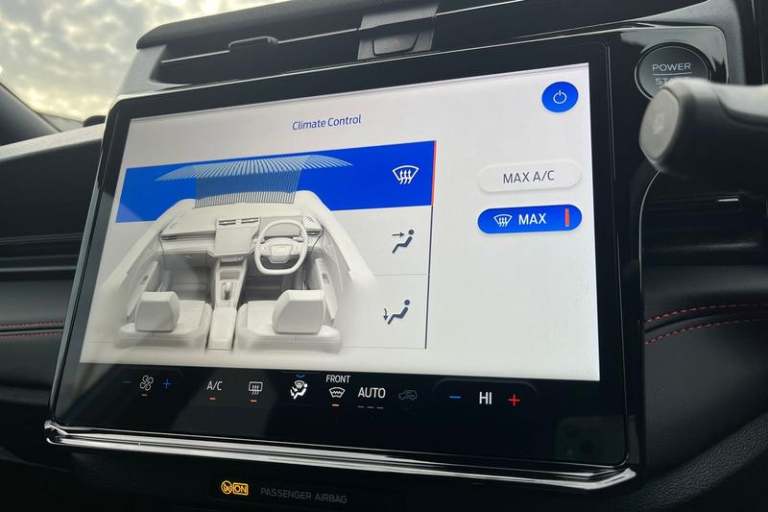 2025 Ford Puma 1.0 EcoBoost Hybrid mHEV ST-Line 5dr DCT ** Sync 4 - Bluetooth / USB Connec Hatchb...