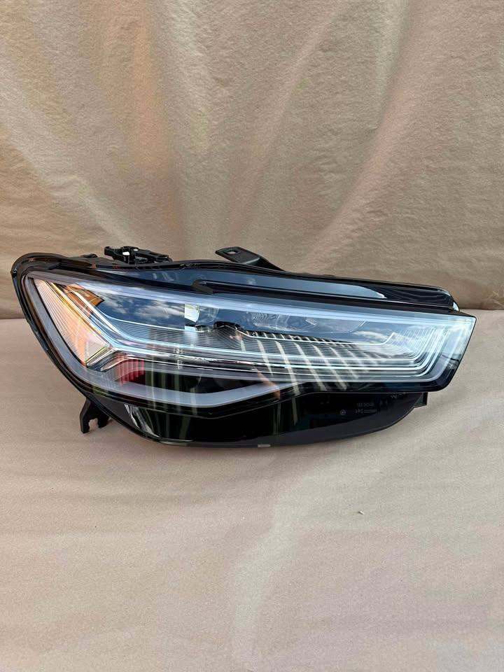 OEM Audi A6 C7 Driver Side Right MATRIX LED Headlight | Year: 12-19