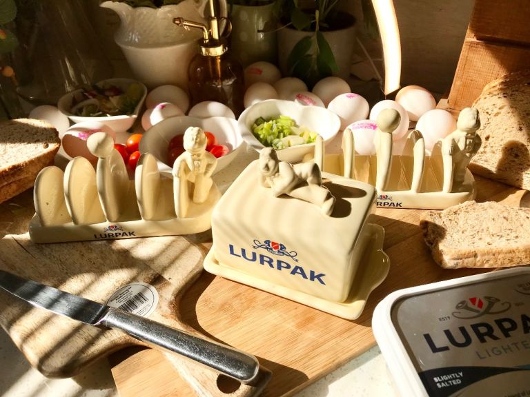 Lurpak Ceramic Butter Dish and Toast Racks – Cream, Good Condition