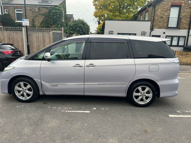Toyota Estima 8 Seaters Hybrid Auto