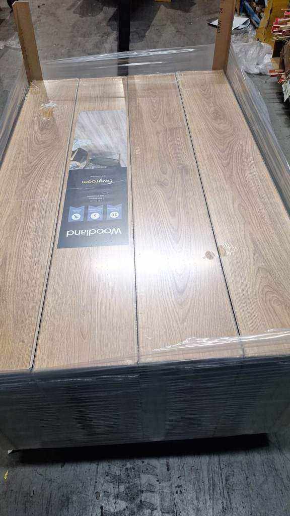 Pallet of Woodland Oak (Glenmore) Laminate Flooring (CHEAPEST IN THE UK)