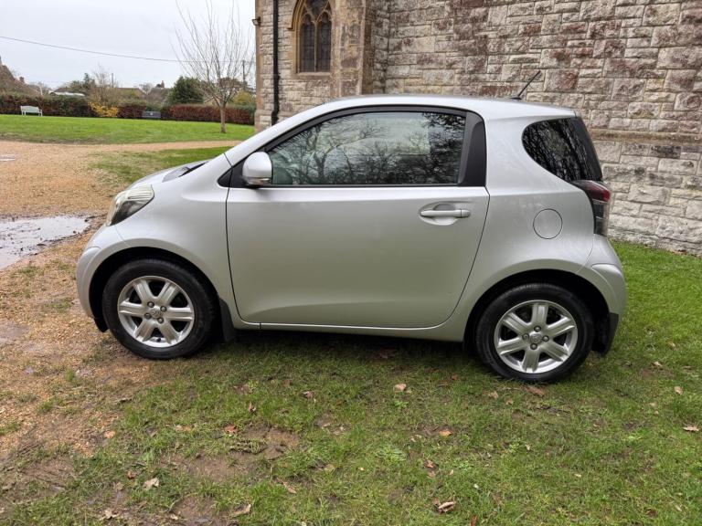 2009 Toyota IQ 1.0 VVT-i 2 Euro 4 3dr HATCHBACK Petrol Manual