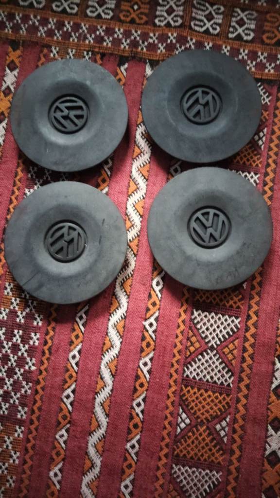 PRICE DROP!  VW T4 wheel hubs