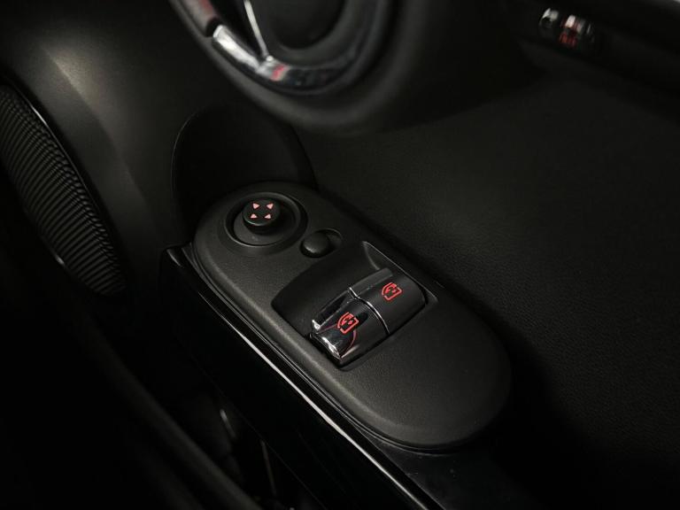 2021 MINI Hatch 1.5 Cooper Classic Euro 6 (s/s) 3dr HATCHBACK Petrol Manual