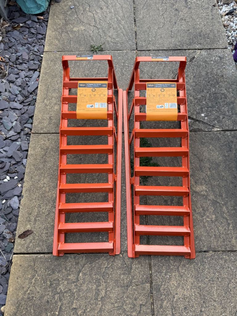 2 tonne car ramps never used. 