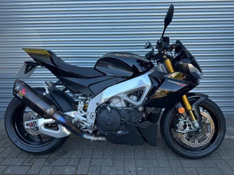 Aprilia Tuono V4 1100 Factory 