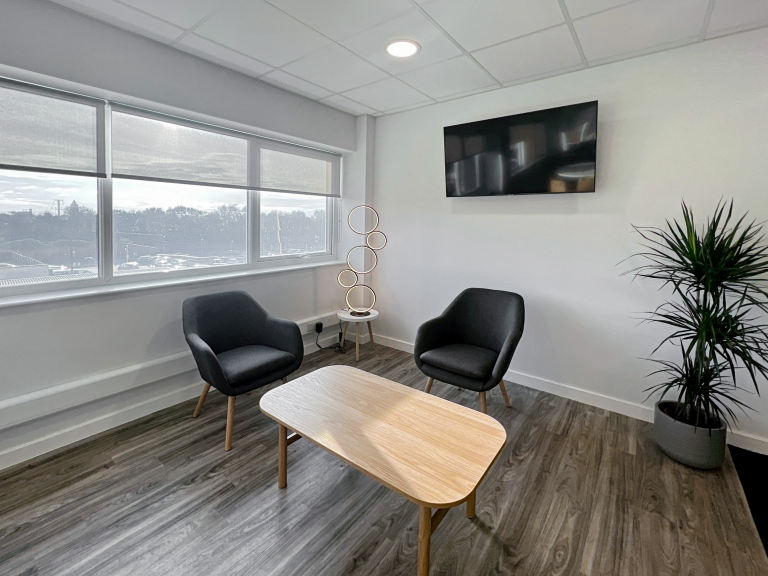 Wigan - WN11LP \ Fully Furnished Small Office for Rent