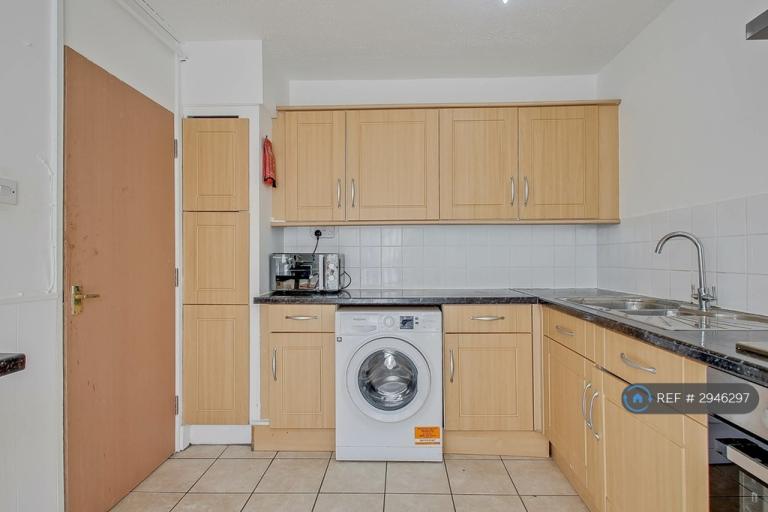 4 bedroom flat in Tolpaide House, London, SE11 (4 bed) (#2946297)