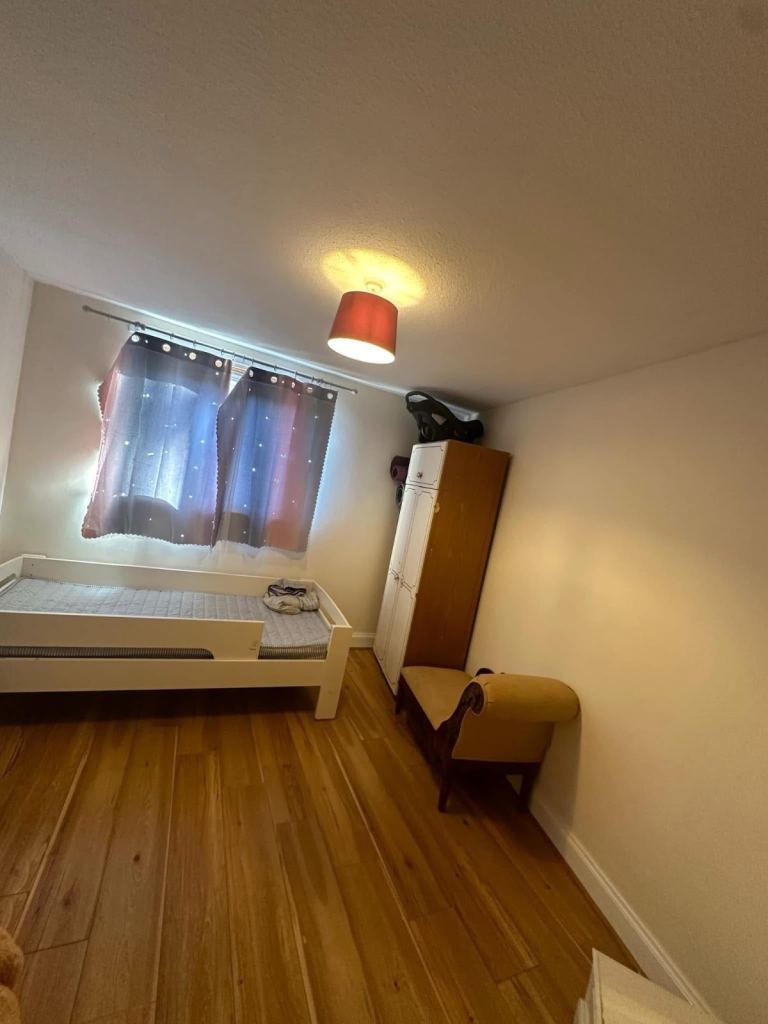 A room to rent immediately 