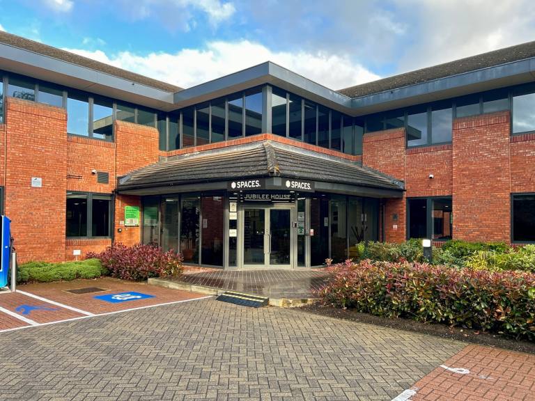 Marlow - SL7 1EY \ All-Inclusive Office Space for 2 Workstations