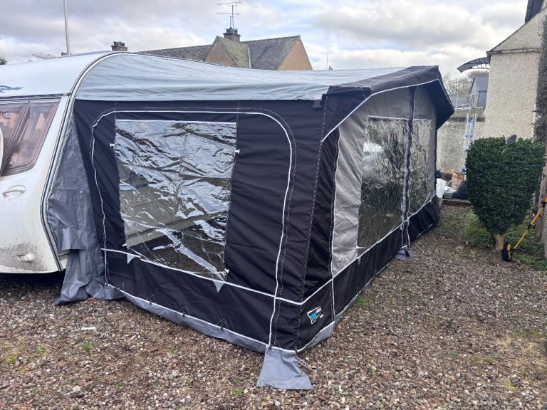 caravan awning ( size 13 ) 950cm to 975cm