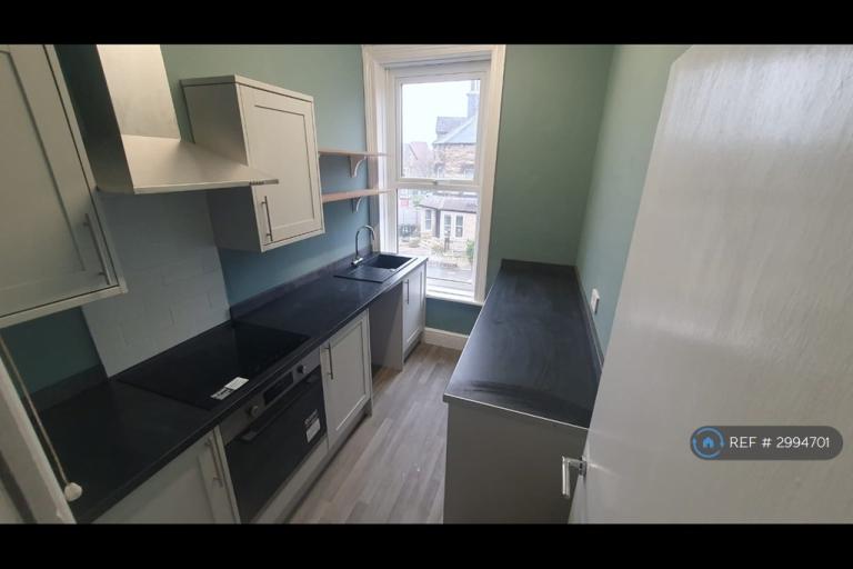 1 bedroom flat in Mayfield Grove, Harrogate, HG1 (1 bed) (#2994701)
