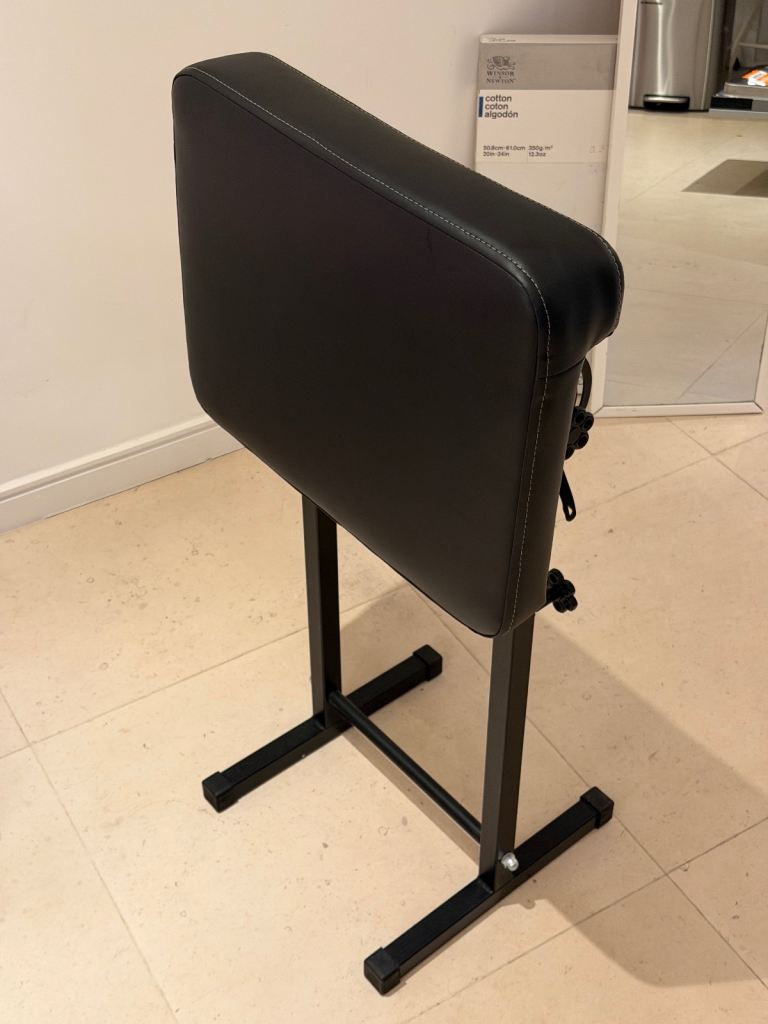 Workshop tattoo armrest