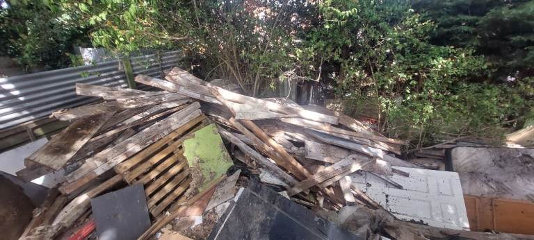 Mixed Pallets and Scrap Wood – For Free