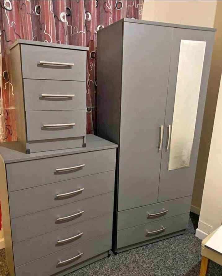 Clearance Sale🌟Brand New Fully Assembled Folding Door Wardrobes⭐Multiple Design &Colors🚚