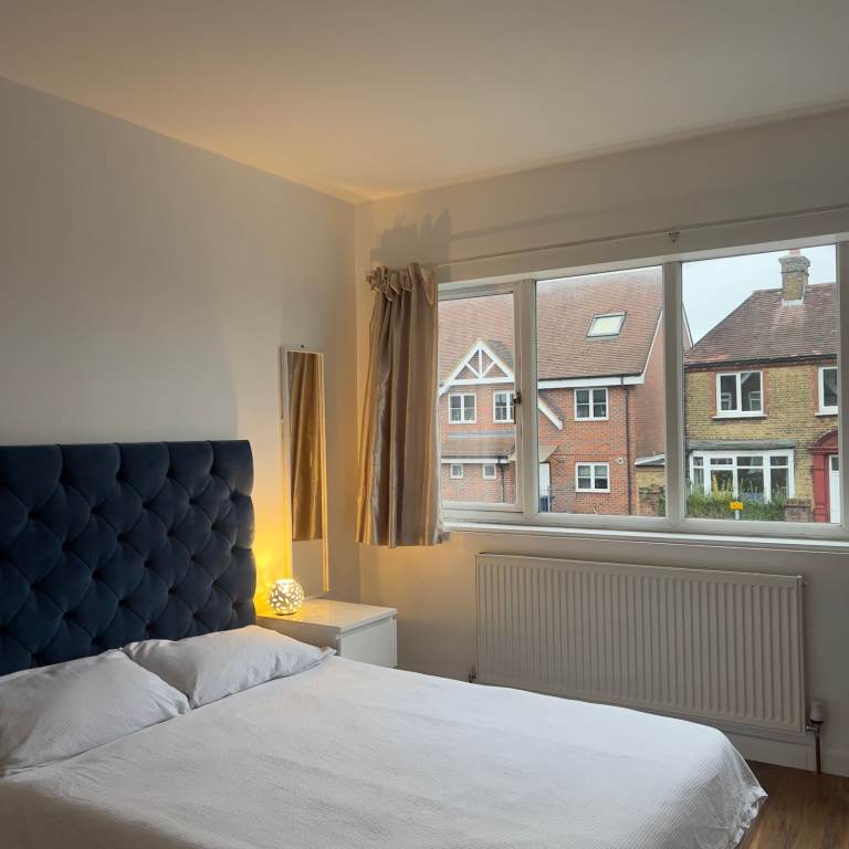 Large Double Room - Bills Inc