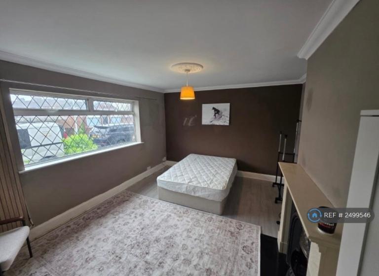 1 bedroom in Enfield Road, Ellesmere Port, CH65 (#2499546)