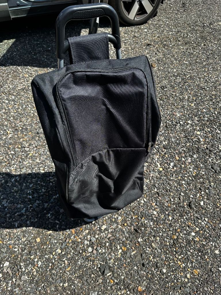 Black Fabric Trolley Bag – Insulated, Good Condition