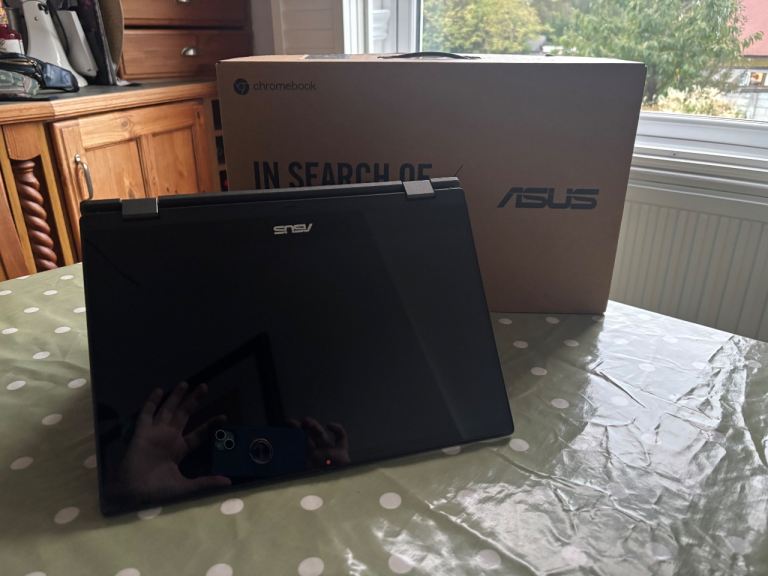 ASUS Chromebook CM14 Flip Laptop – As Good As New, Boxed