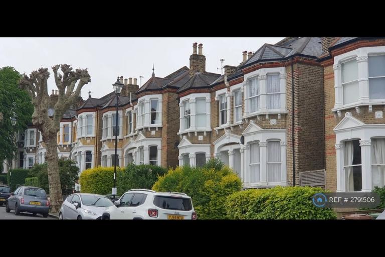 2 bedroom flat in Erlanger Road, London, SE14 (2 bed) (#2791506)