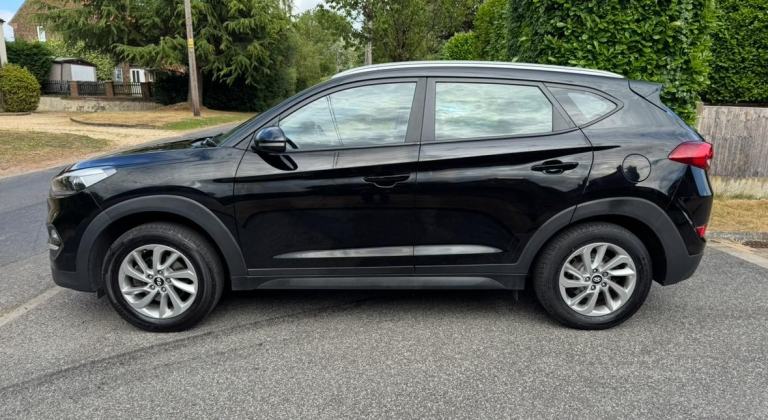 2015 (65) HYUNDAI TUCSON 1.7 CRDi SE BLUEDRIVE LONG MOT FSH 11 STAMPS! STUNNING!