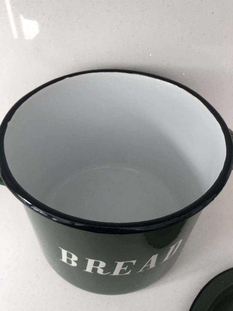 Bread container