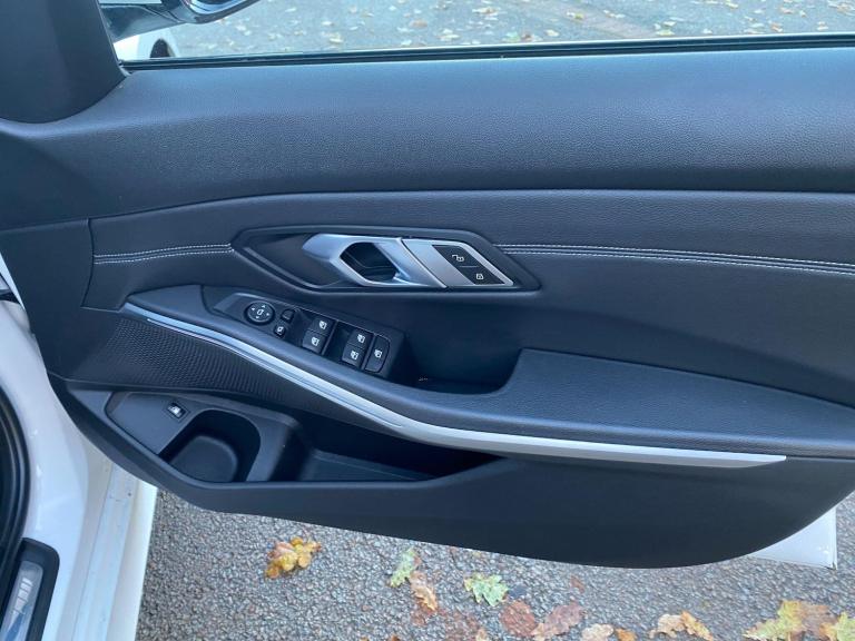 2021 BMW 3 Series 2.0 330e 12kWh M Sport Auto Euro 6 (s/s) 4dr SALOON Petrol/Electric Hybrid Auto...