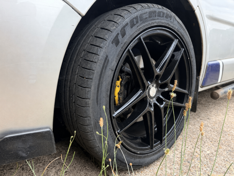 18inch Vivaro traffic van alloys new tires 