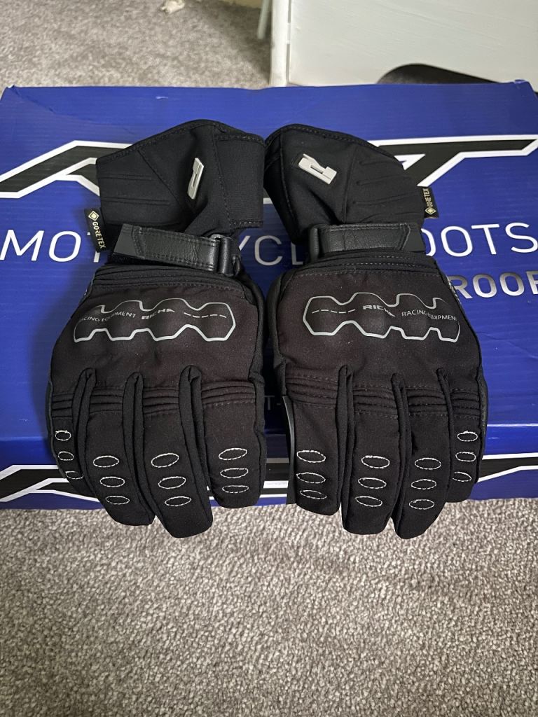 Richa Sonar Gore-Tex Hardened Knuckle Bike Gloves