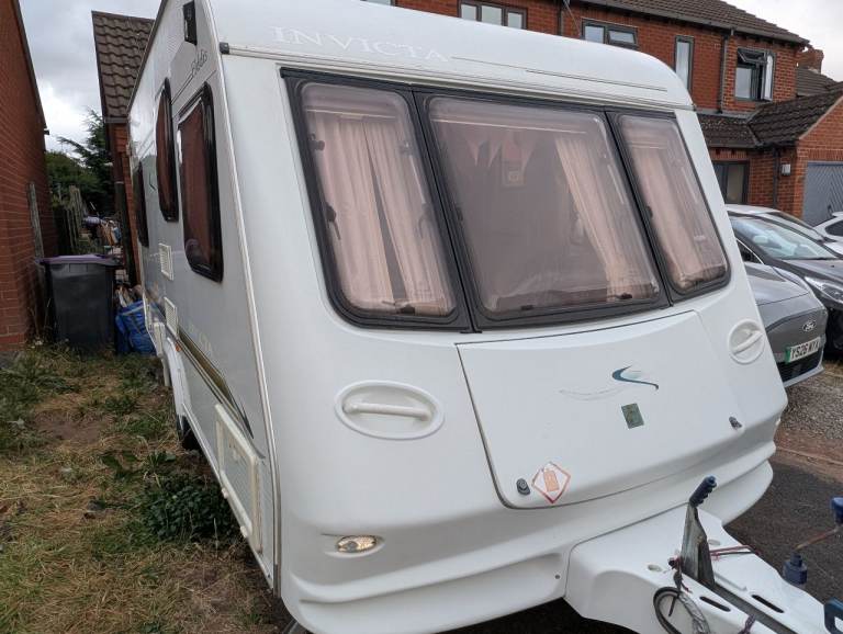 Caravan 4 birth eldis Invicta 475