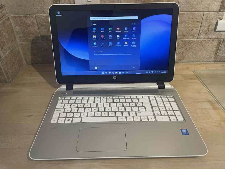 image for HP 15.6" Laptop WIN 11/Activated Office, i3,8Gb, 1Tb HDD (MINT Unmarked Condition)