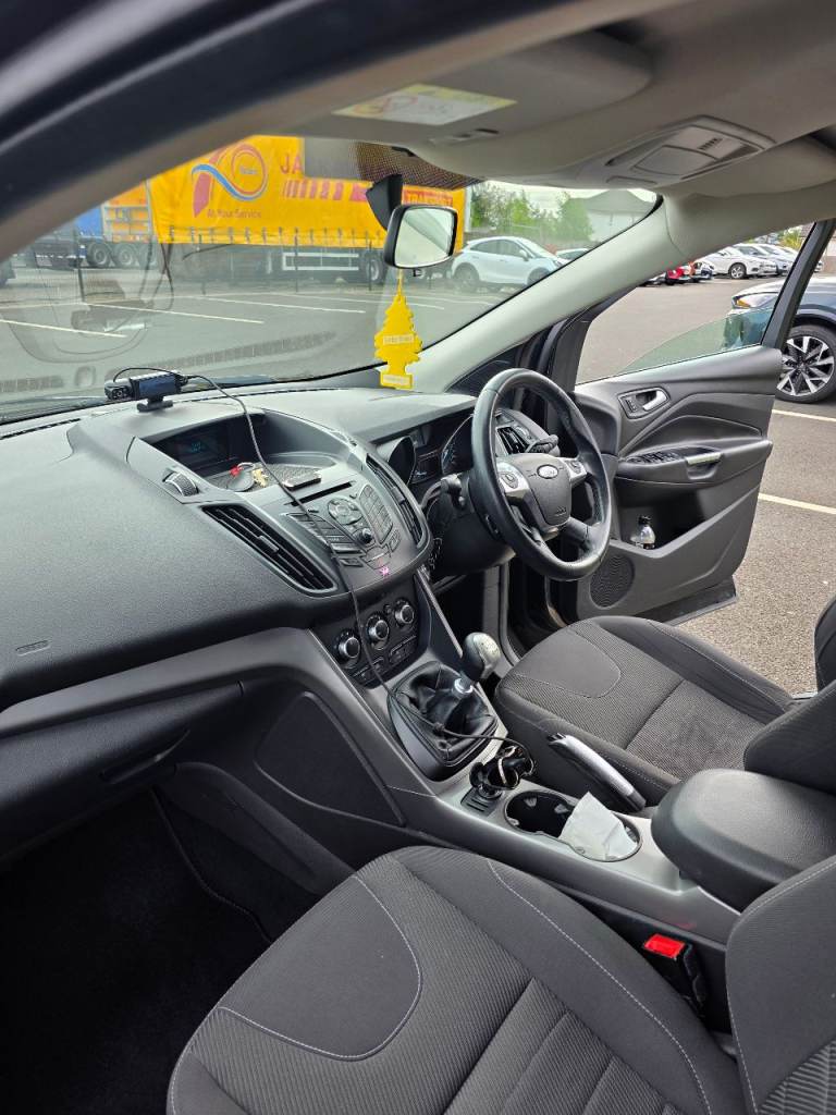 Ford, KUGA, Hatchback, 2015, Manual, 1997 (cc), 5 doors